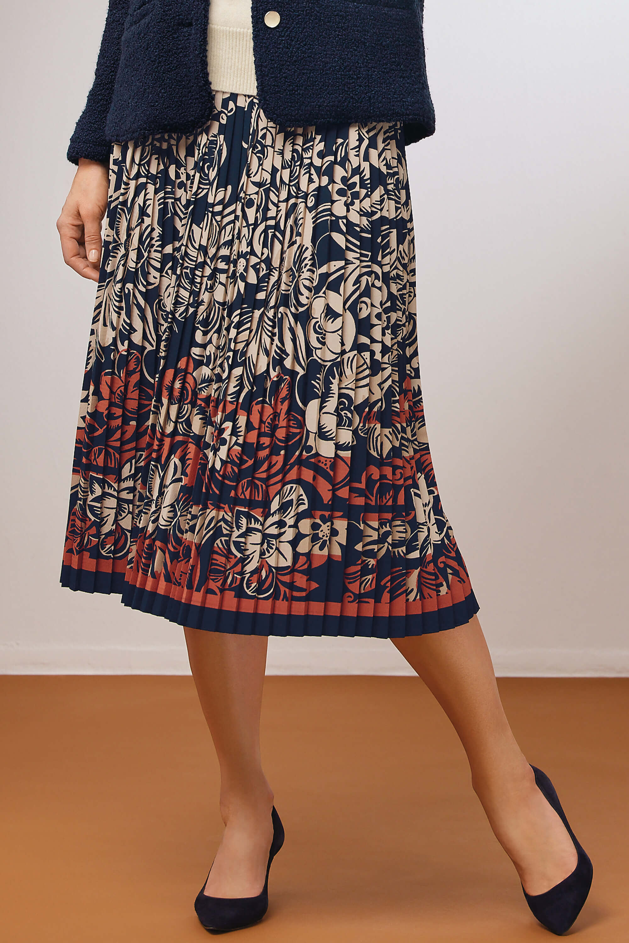 Heritage pleated skirt | JQ352 | Not Available | Cotswold