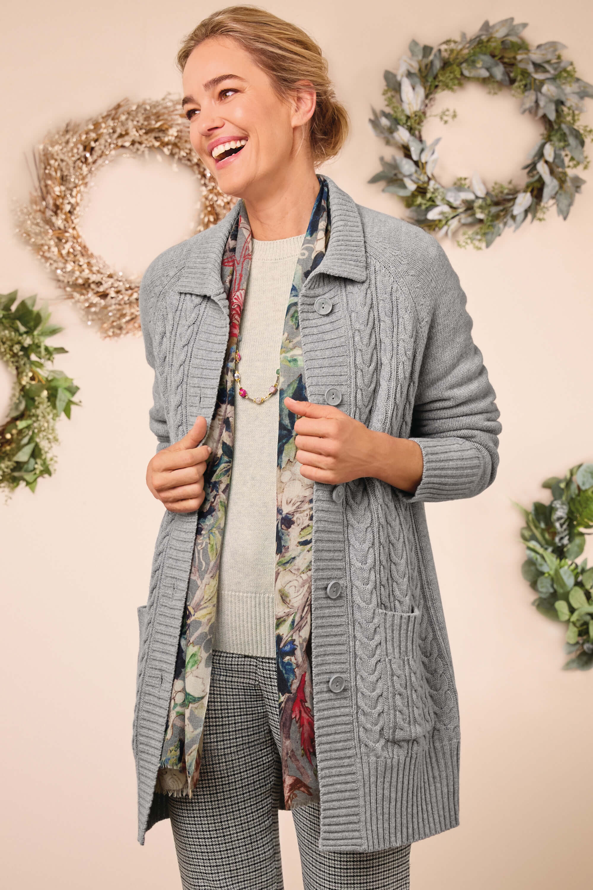 アウターその他 SOMEWHERE BUTTER. woodbutton cable cardigan charcoal BT23WCA Buy Cable twist cardigan | JQ123 | Knitwear | Cotswold