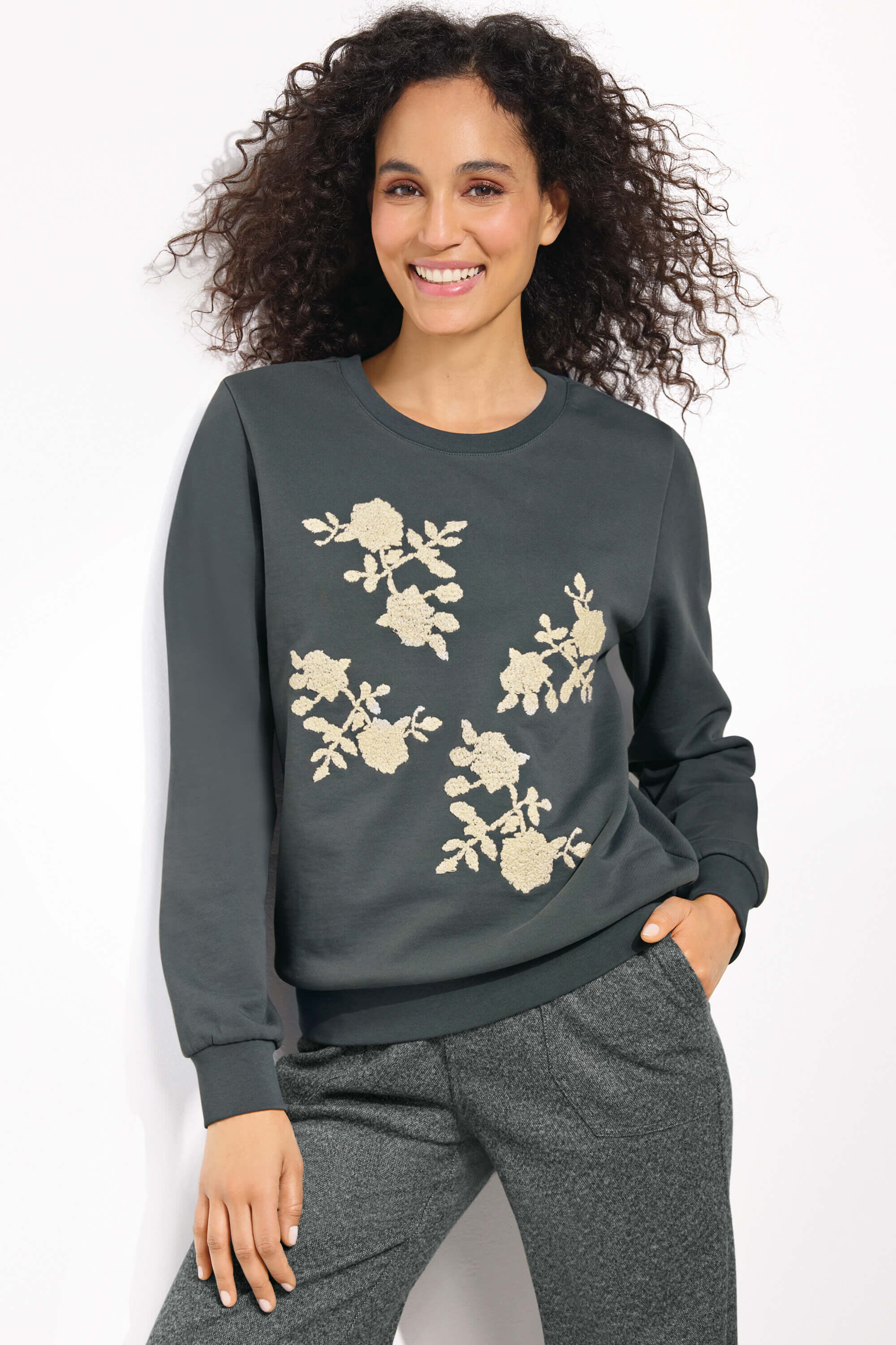 スウェット・トレーナー ASCLO Deer Embroidery Sweat Shirt (4color) ASCLO Deer Embroidery Sweat Shirt (4color) - ASCLO | 60